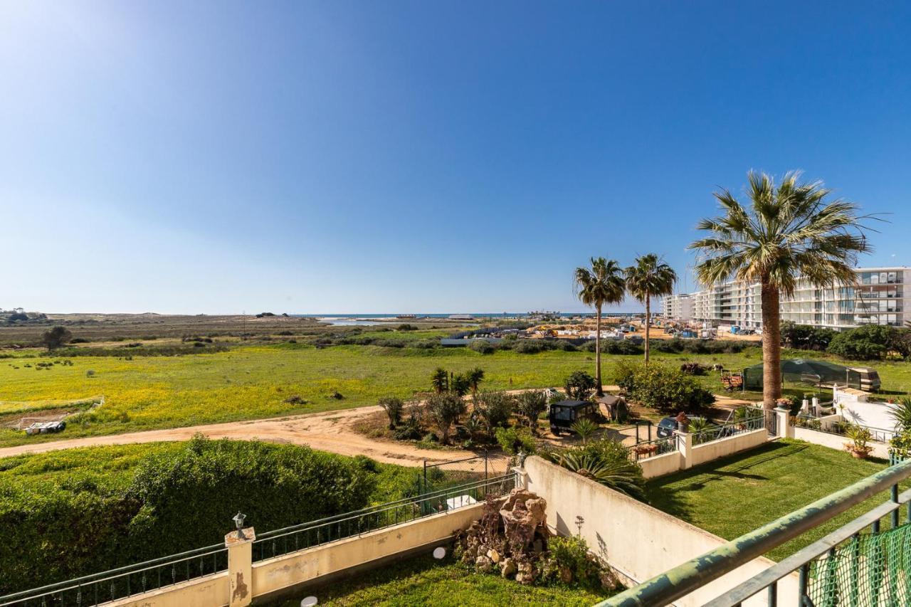 Front View Flat Armacao de Pera