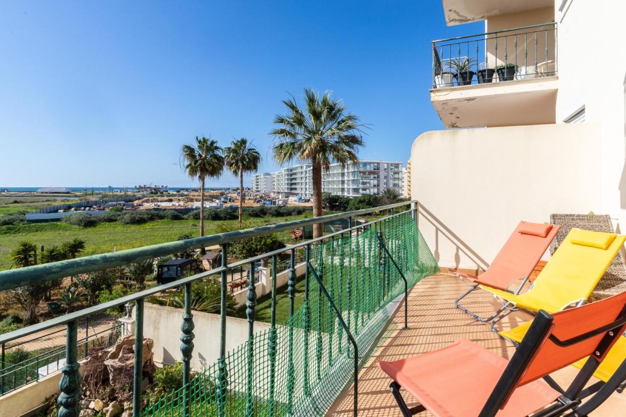 Front View Flat Armacao de Pera