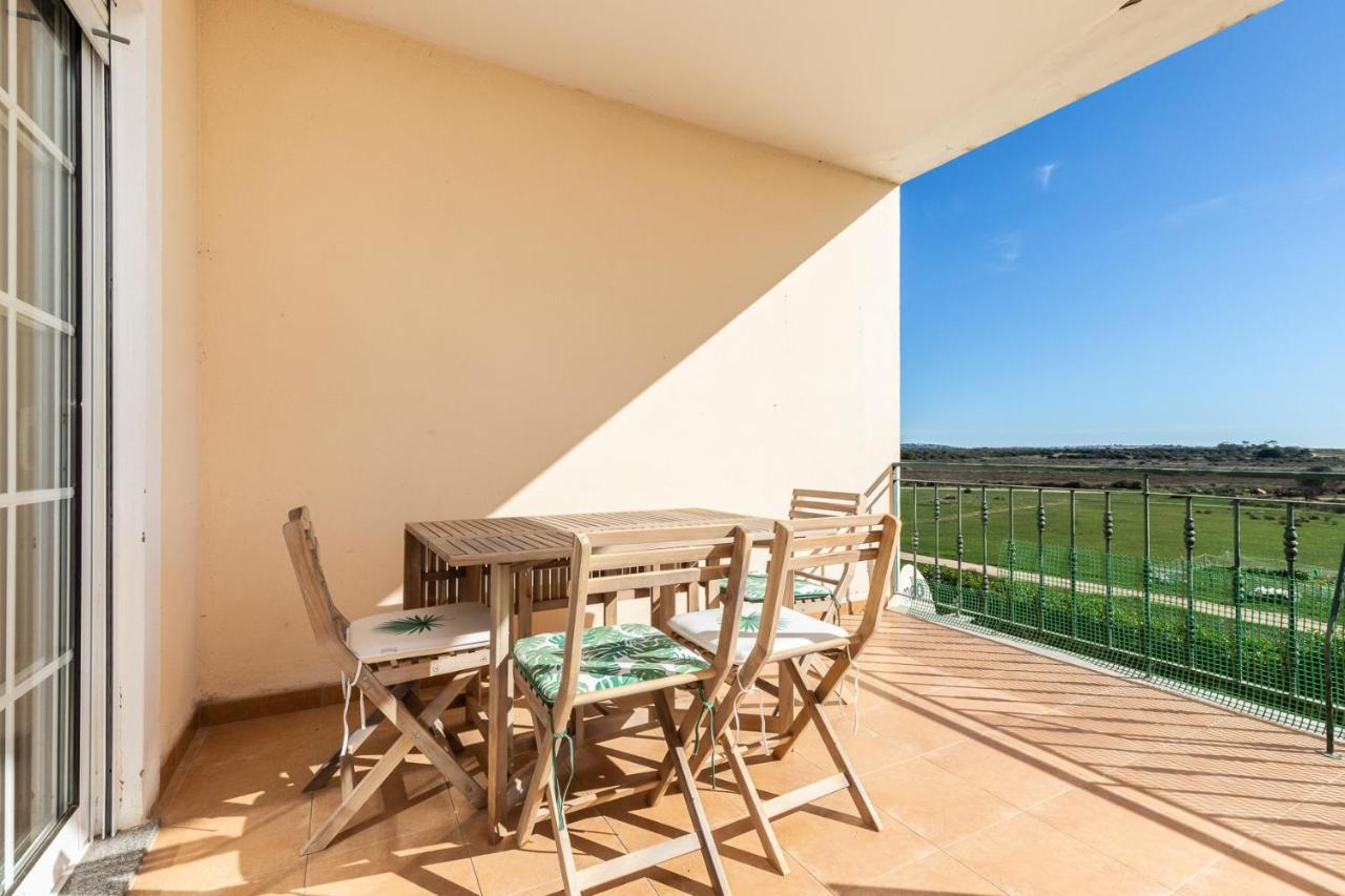 Front View Flat Apartment Armacao de Pera